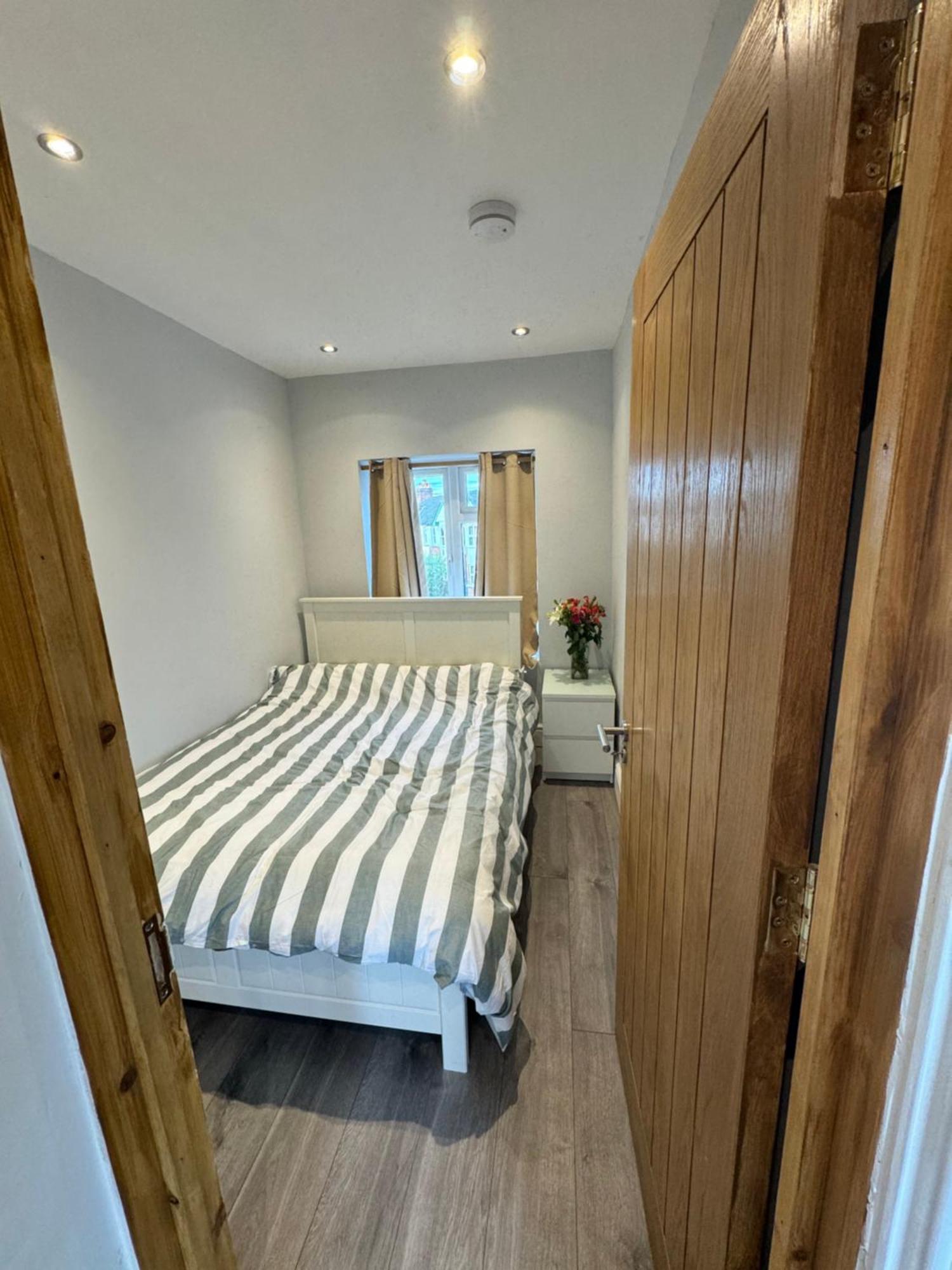 1 Bed With Kitchenette And Bathroom Oksford Zewnętrze zdjęcie
